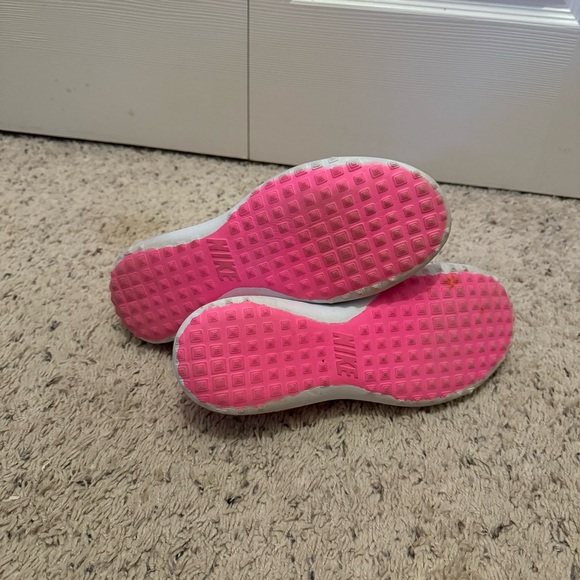 Nike Juvenate Women’s Sneaker - Size 8.5 - Picture 5 of 8
